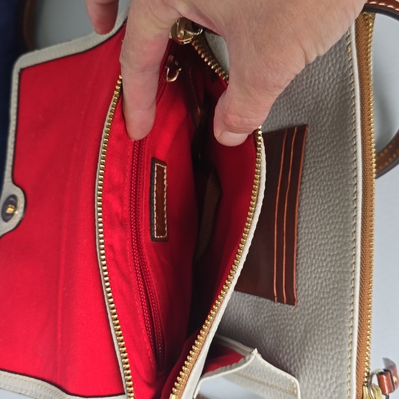 EUC Dooney & Bourke Bone Colored Crossbody Bag - Picture 4 of 10